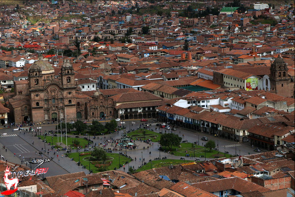 Calles de Cusco plaza principal, mercado de San Pedro